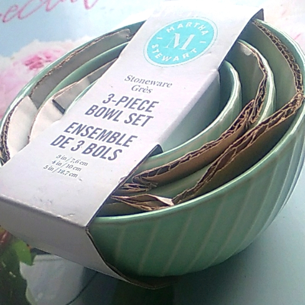 Martha Stewart Everyday nesting 3 Piece white nestable Ceramic Bowl Set new